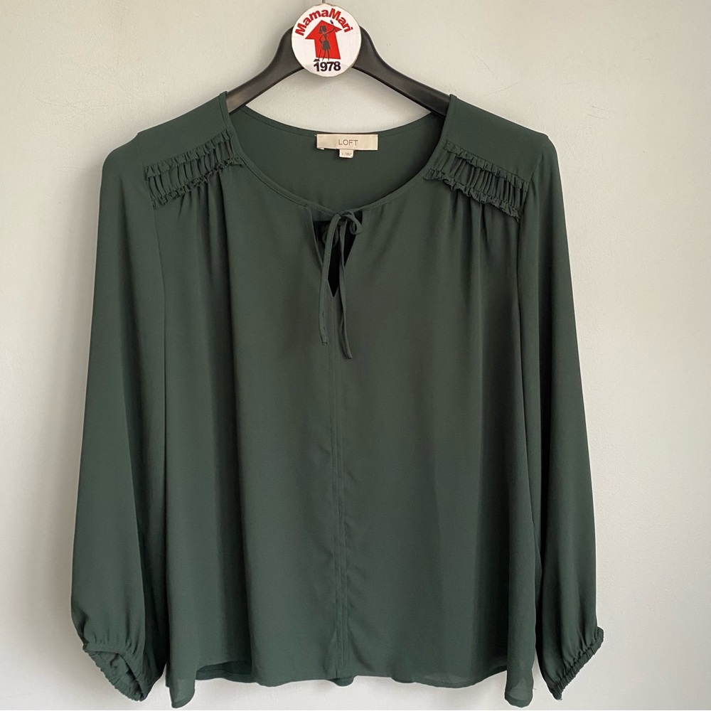 Ann Taylor LOFT Green Long Sleeve Blouse Size L